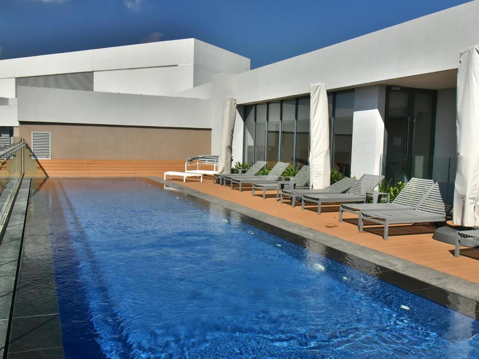 Menlyn Maine Luxury Rentals Претория Экстерьер фото