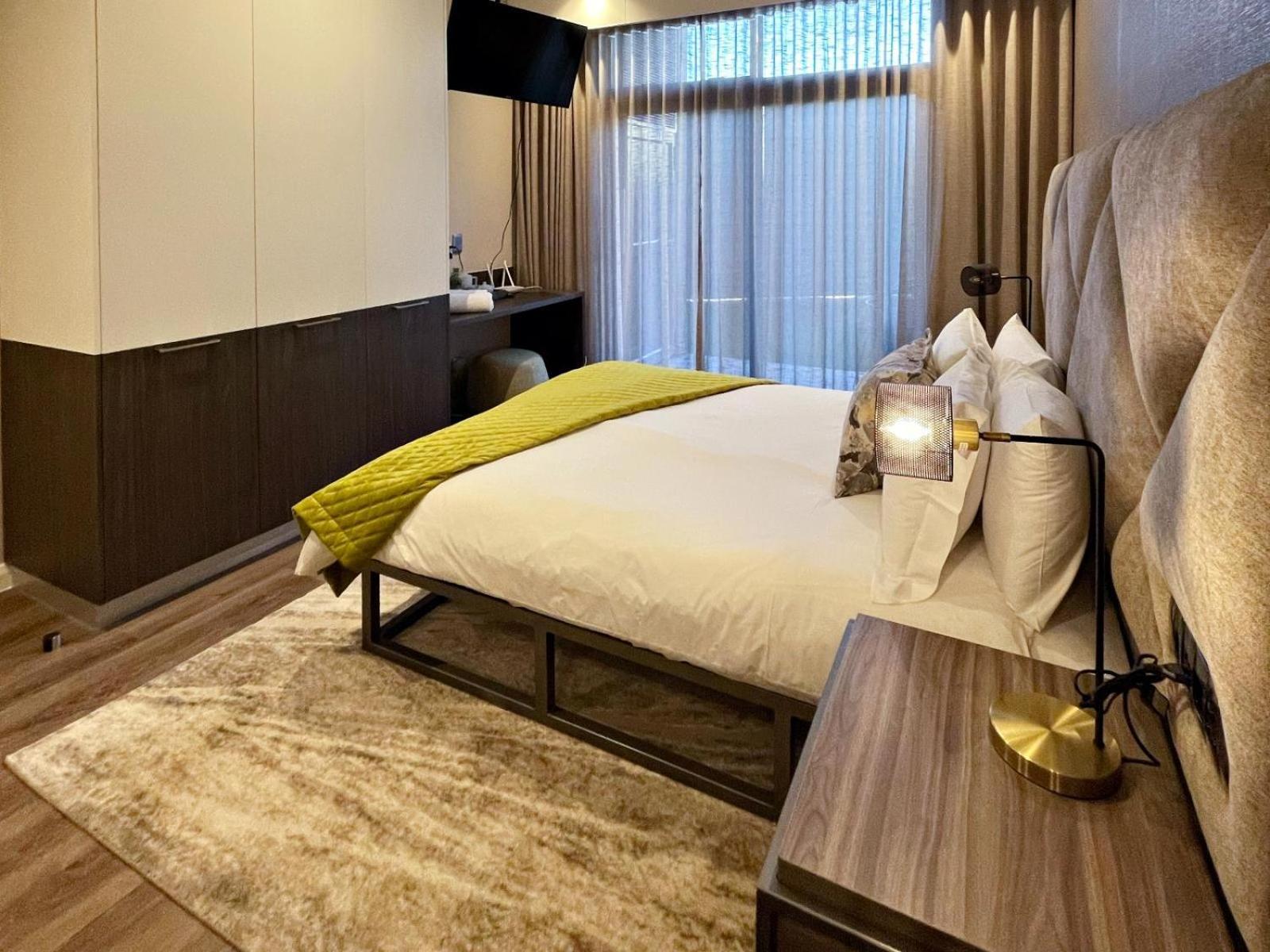 Menlyn Maine Luxury Rentals Претория Экстерьер фото