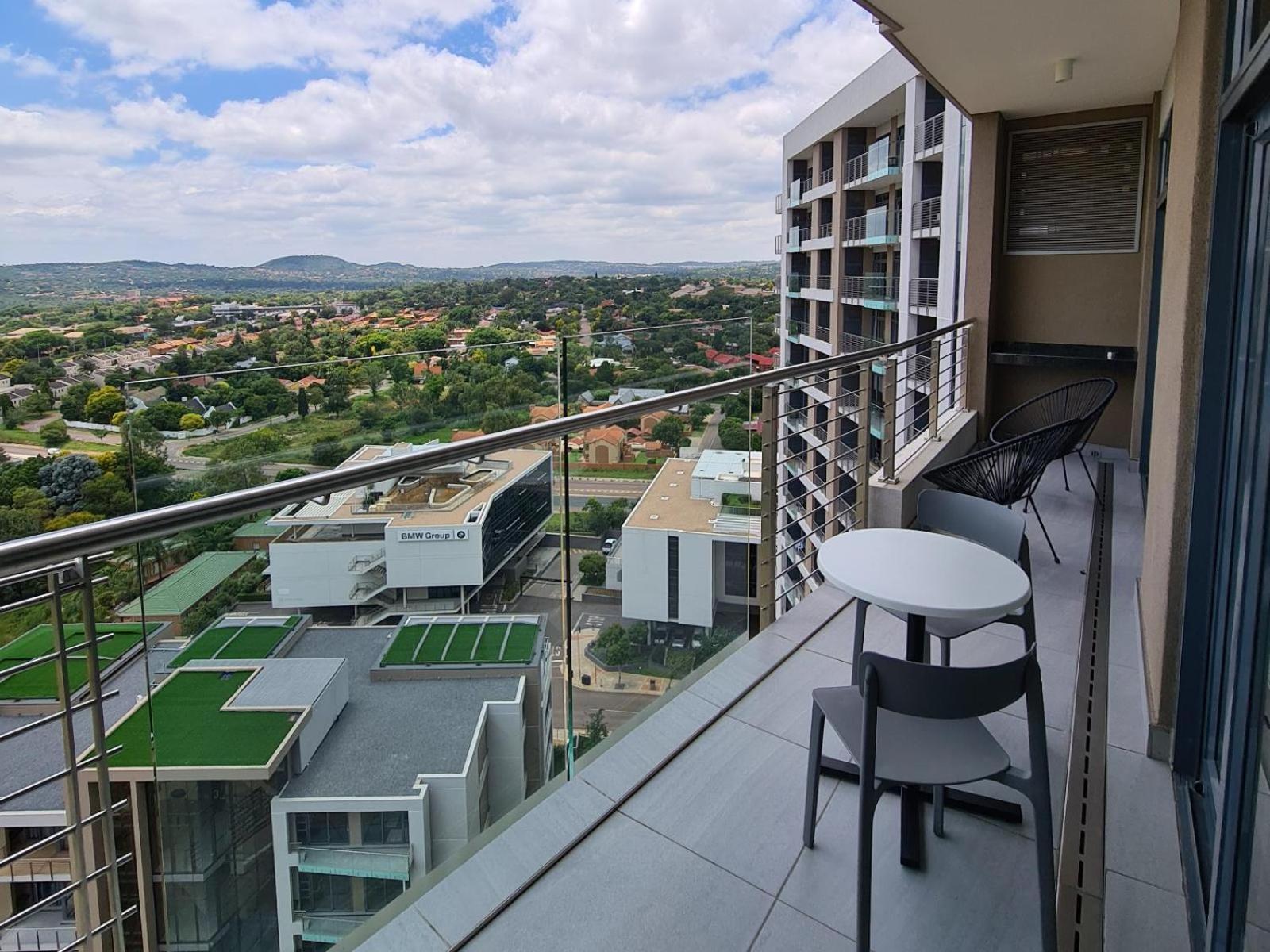 Menlyn Maine Luxury Rentals Претория Экстерьер фото