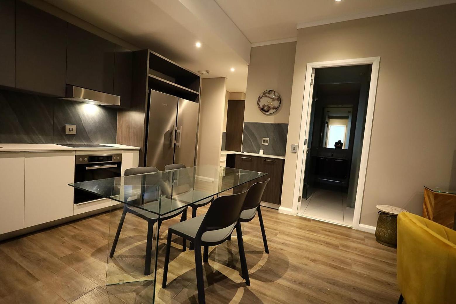 Menlyn Maine Luxury Rentals Претория Экстерьер фото